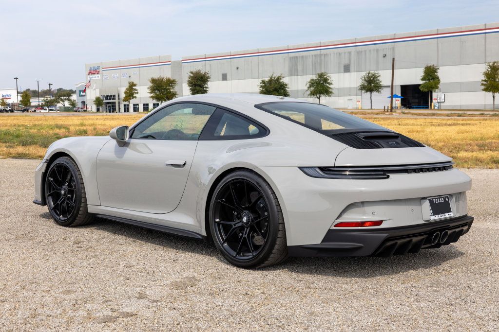 Used 2026 Porsche 911 Carrera RWD image 5