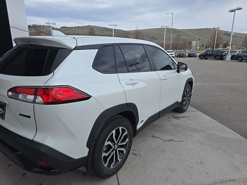 Used 2023 Toyota Corolla Cross AWD Hybrid image 6