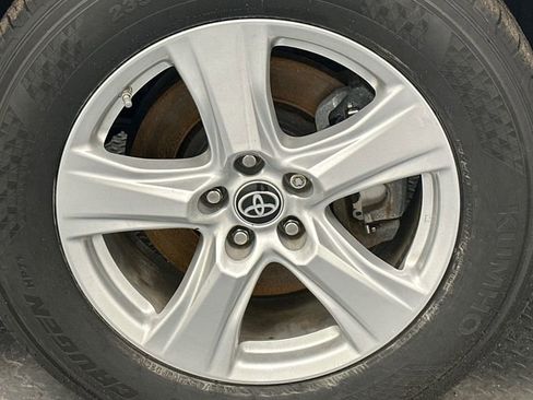 Used 2023 Toyota Highlander LE image 18