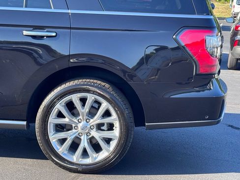 Used 2019 Ford Expedition Limited w/ Equipment Group 302A AWD/4WD image 45