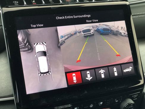 New 2025 Jeep Grand Cherokee Limited w/ Luxury Tech Group II image 21