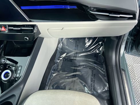 Certified 2023 Kia Niro Wave image 27