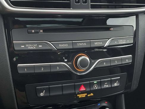 Used 2019 INFINITI QX30 Premium w/ Navigation Package image 19