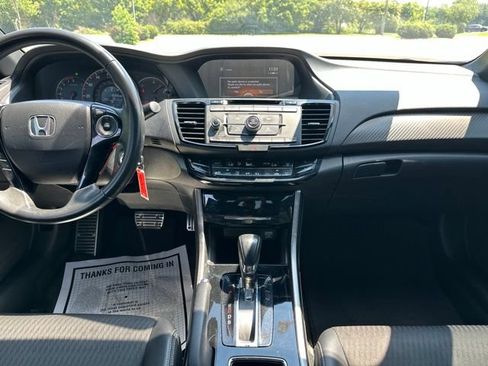 Used 2017 Honda Accord Sport image 11