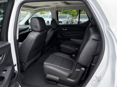 Used 2020 Chevrolet Traverse LT w/ LT Premium Package AWD/4WD image 10