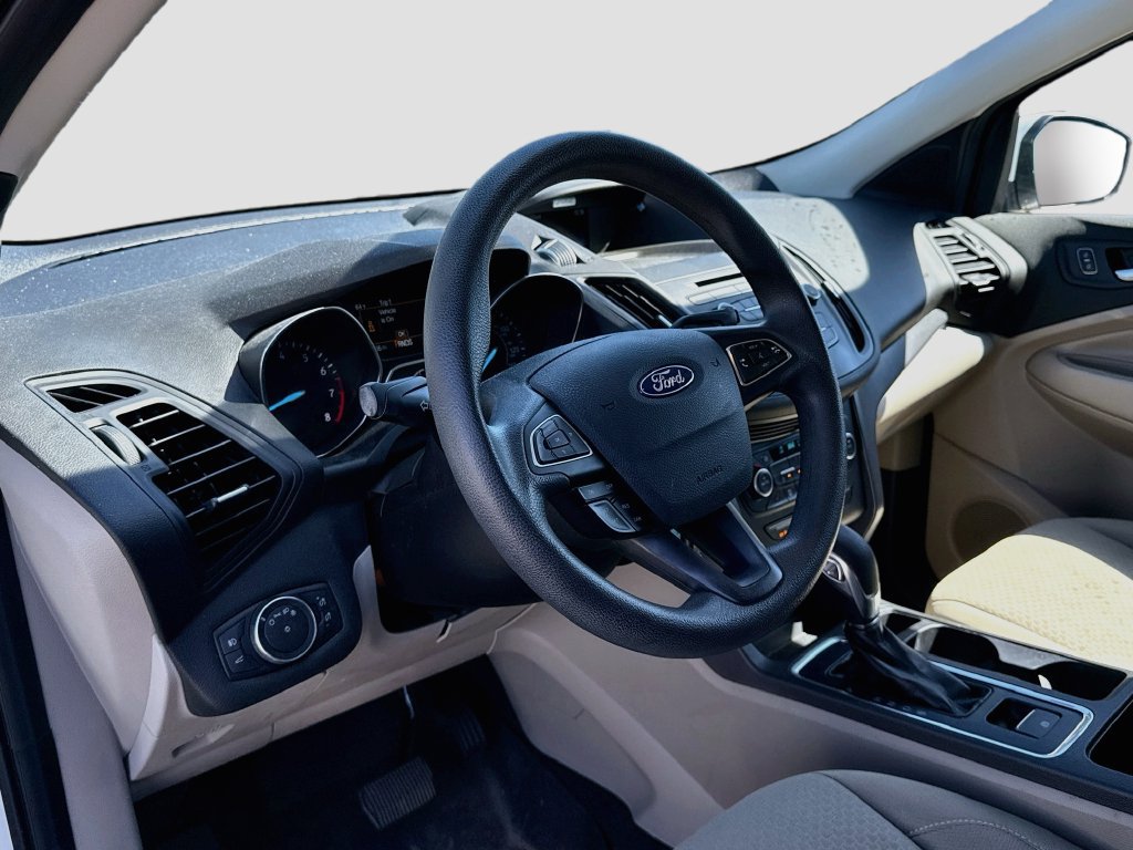 Used 2018 Ford Escape SE FWD image 9