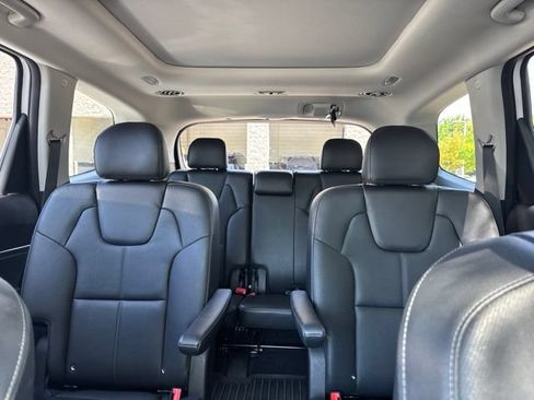 Used 2022 Kia Telluride SX w/ Nightfall Edition Package AWD/4WD image 9