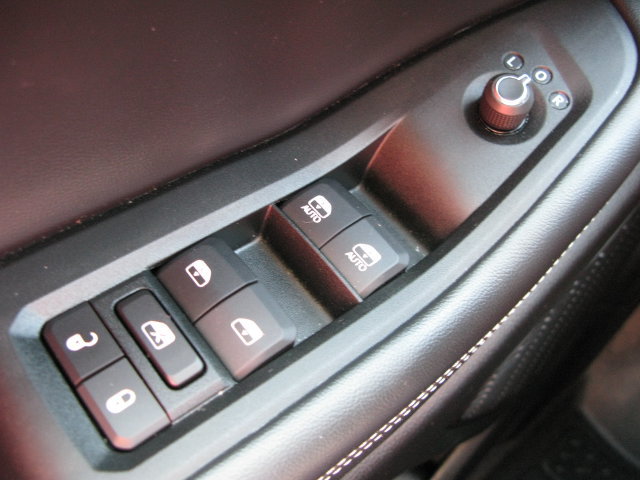 Used 2024 Jeep Grand Cherokee Laredo X w/ Luxury Tech Group I AWD/4WD image 16