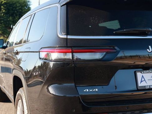 New 2026 Jeep Grand Cherokee L Laredo AWD/4WD image 10