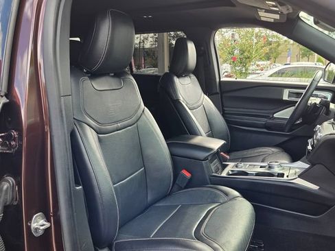 Used 2020 Ford Explorer ST w/ ST High-Performance Pack AWD/4WD image 19