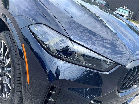 New 2026 BMW X5 xDrive40i w/ M Sport Package AWD/4WD image 16