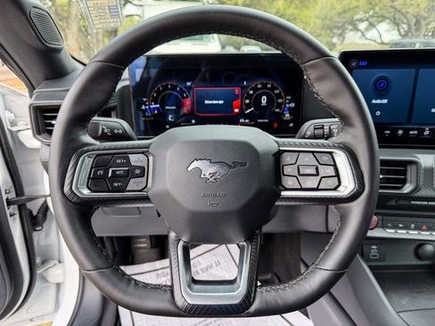 Used 2024 Ford Mustang Convertible image 9