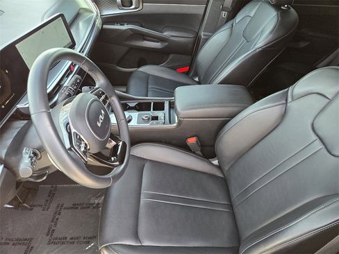Certified 2025 Kia Sorento EX w/ EX Panoramic Sunroof Package image 18