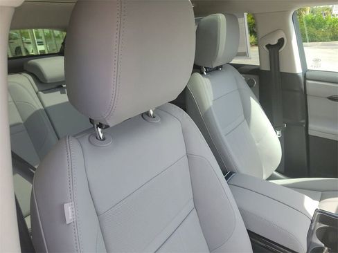 New 2025 Land Rover Range Rover Evoque S image 19