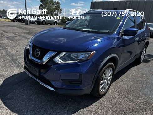 Used 2018 Nissan Rogue SV AWD/4WD image 1
