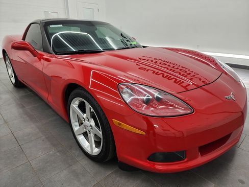 Used 2007 Chevrolet Corvette Coupe w/ Preferred Equipment Group image 2