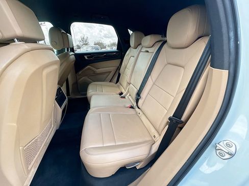 Used 2019 Porsche Cayenne AWD/4WD image 25