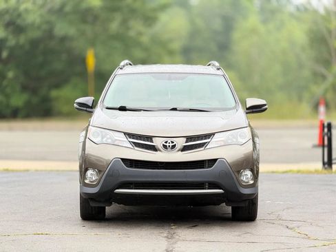 Used 2013 Toyota RAV4 Limited AWD/4WD image 2