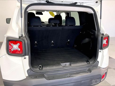 Used 2022 Jeep Renegade Latitude AWD/4WD image 26