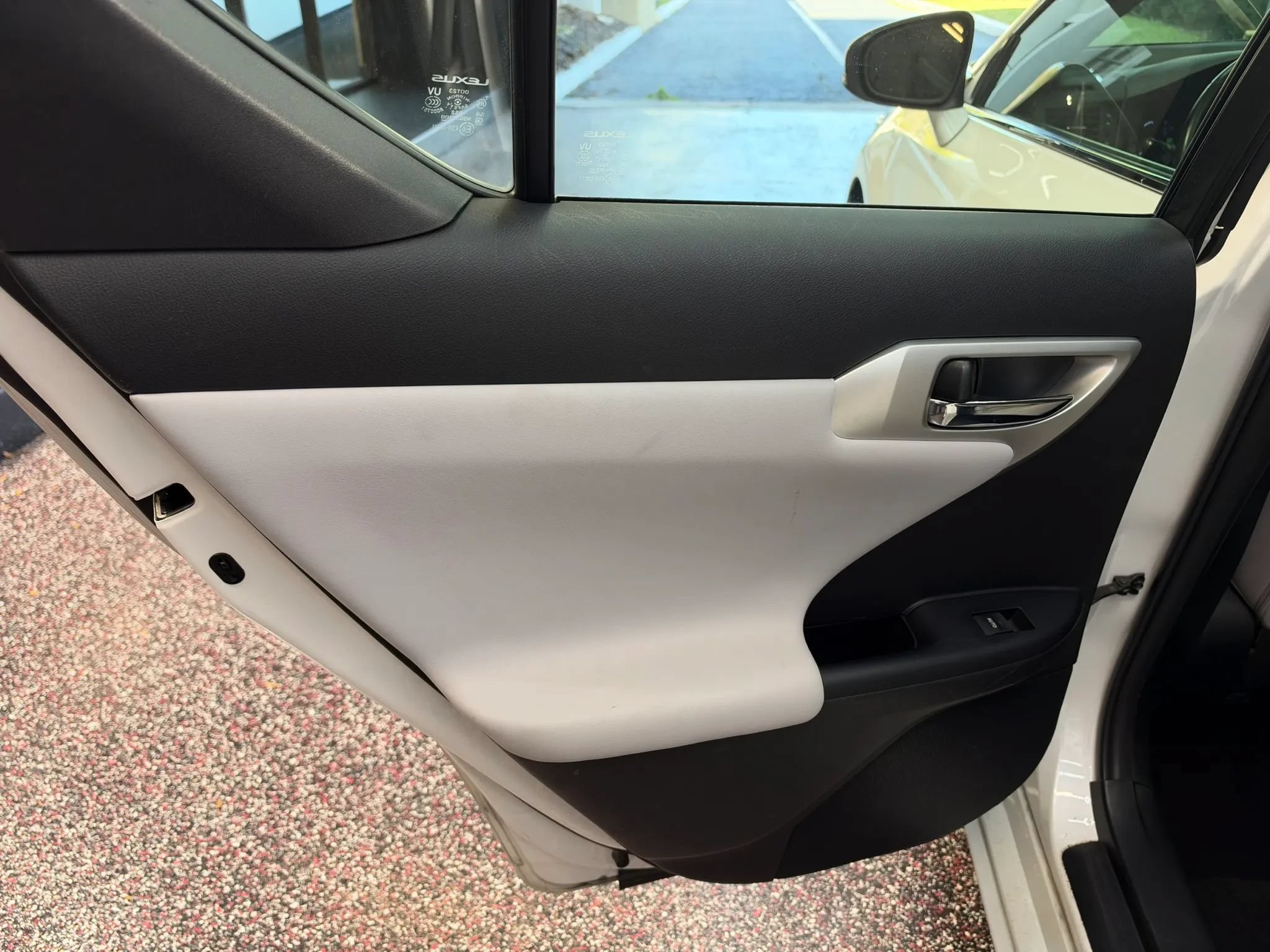 Used 2012 Lexus CT 200h Premium w/ Leather Pkg FWD image 21