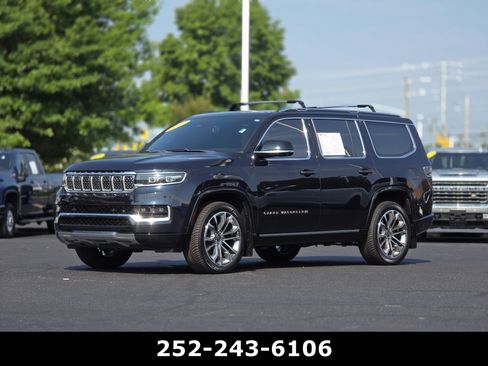 Used 2023 Jeep Grand Wagoneer Series III AWD/4WD image 3