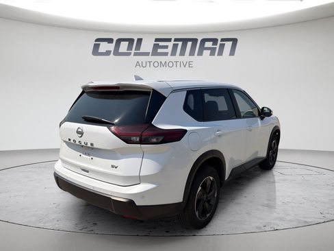 Used 2024 Nissan Rogue SV FWD image 5