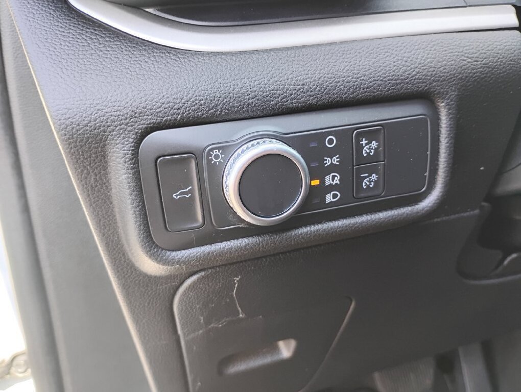 Used 2022 Ford Explorer XLT AWD/4WD image 15