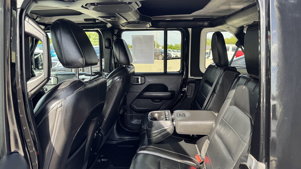 Used 2018 Jeep Wrangler Unlimited Sahara AWD/4WD image 22