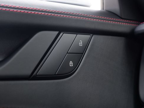 Certified 2023 Porsche 911 Carrera GTS RWD image 18