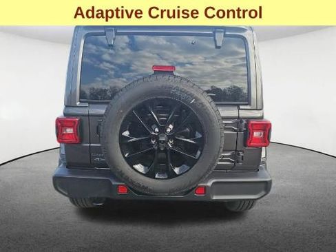 Used 2025 Jeep Wrangler Unlimited Sahara image 7