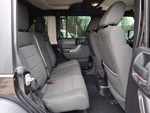 Used 2012 Jeep Wrangler Unlimited Sport image 15