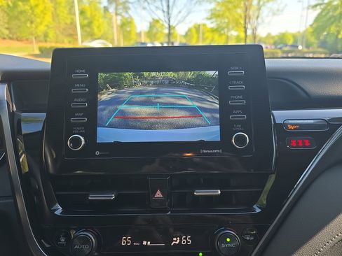 Used 2024 Toyota Camry SE image 22