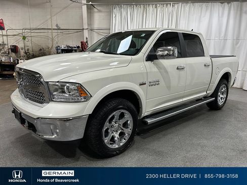Used 2018 RAM 1500 Laramie w/ Convenience Group AWD/4WD image 4