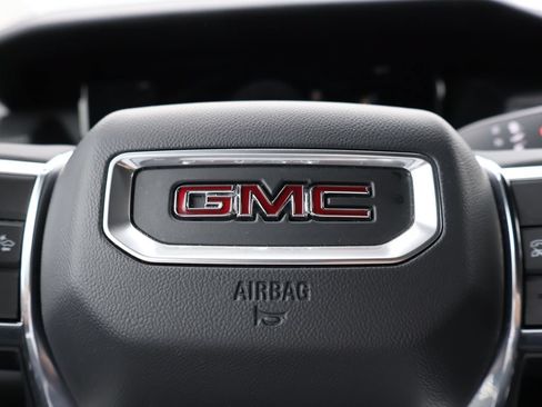 Used 2026 GMC Acadia Elevation w/ Elevation Premium Package AWD/4WD image 28