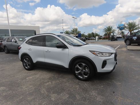 Used 2025 Ford Escape ST-Line FWD image 7