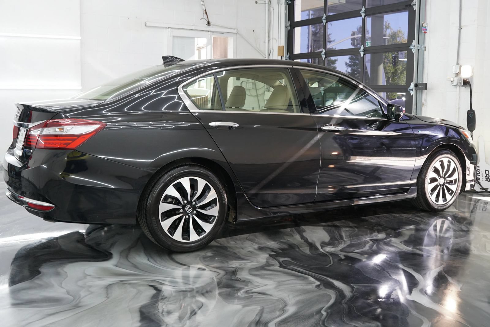 Used 2017 Honda Accord Touring image 37