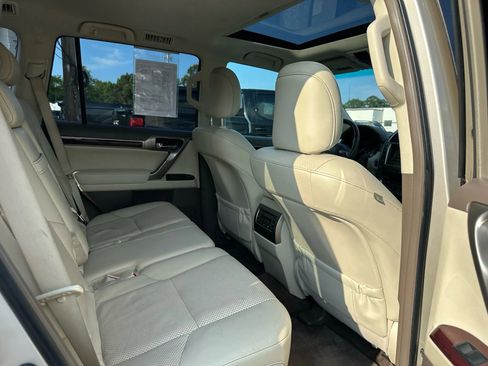 Used 2011 Lexus GX 460 image 25