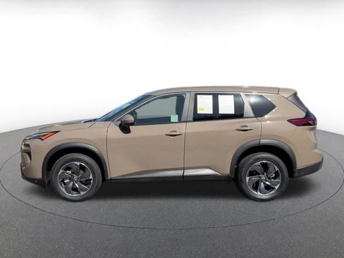 Used 2025 Nissan Rogue SV image 9