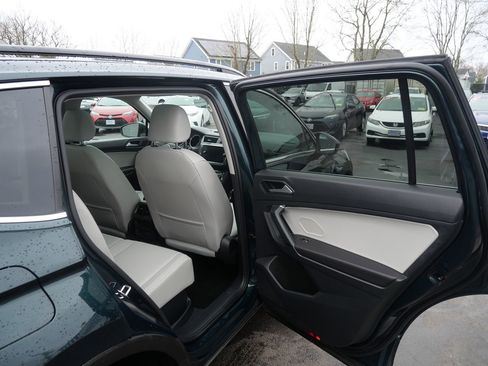 Used 2018 Volkswagen Tiguan SEL image 29