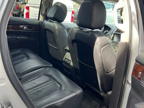 Used 2013 Lincoln MKX AWD image 3