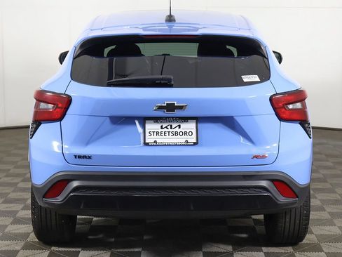 Used 2024 Chevrolet Trax RS w/ Sunroof Package FWD image 13