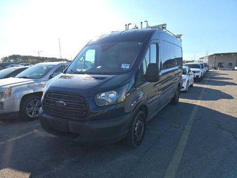 Used 2019 Ford Transit 250 148 Medium Roof RWD image 4