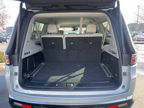 Used 2023 Jeep Wagoneer L Series II w/ Convenience Group I image 7