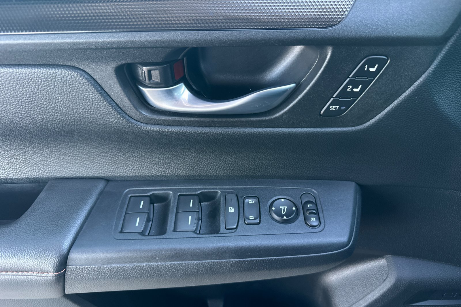 Used 2025 Honda CR-V Sport-L image 11