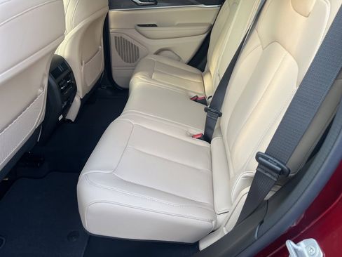 New 2025 Jeep Grand Cherokee Limited w/ Luxury Tech Group II image 17