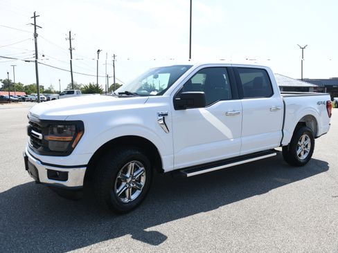 Used 2025 Ford F150 XLT w/ Equipment Group 301A Standard AWD/4WD image 4