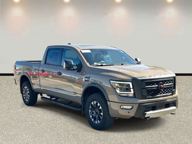 Used 2023 Nissan Titan PRO-4X w/ Pro-4x Convenience Package AWD/4WD image 3
