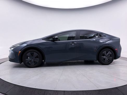 Used 2025 Toyota Prius Plug-In Hybrid image 13