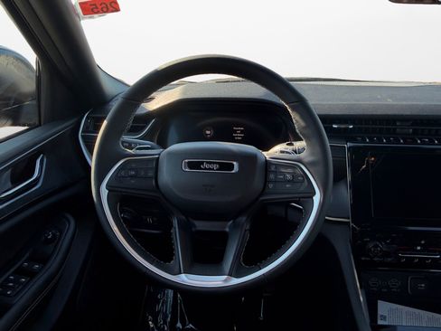 New 2025 Jeep Grand Cherokee L Laredo w/ Luxury Tech Group I image 12