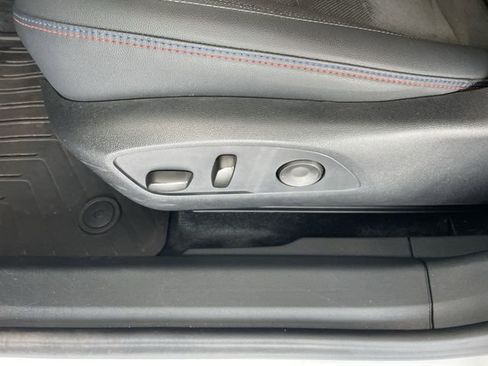 Certified 2025 Chevrolet Blazer EV RS image 22